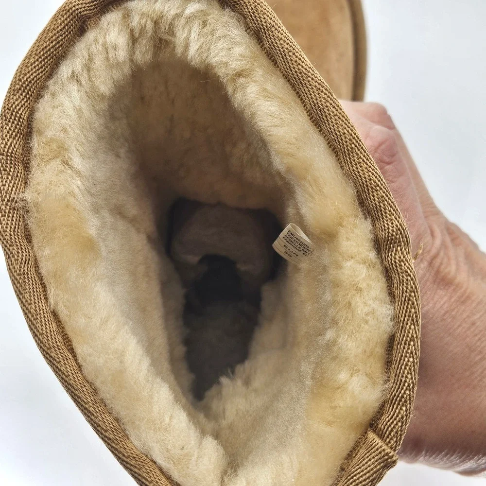 NWTs EMU Australia‎ Stinger Lo Sheepskin Boots Tan Suede Cozy Winter Warm Size 7